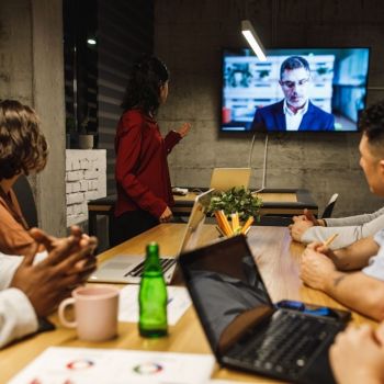 Quais boas práticas na gestão de pessoas precisam ser reforçadas na gestão de times híbridos?